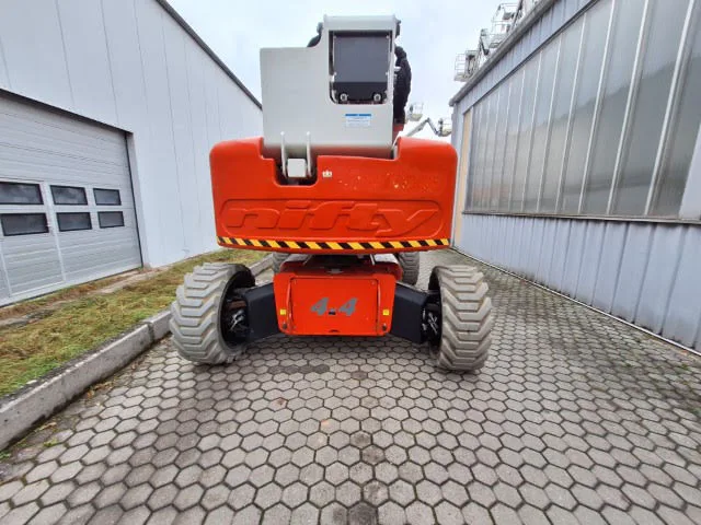 Niftylift HR28 HYBRID 4X4 2016 - Articulated boom lift image 3 thumbnail