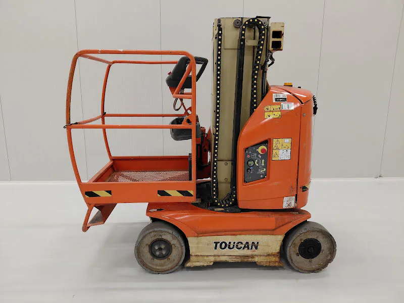Jlg TOUCAN 8E 2012 - Personnel lift image 1