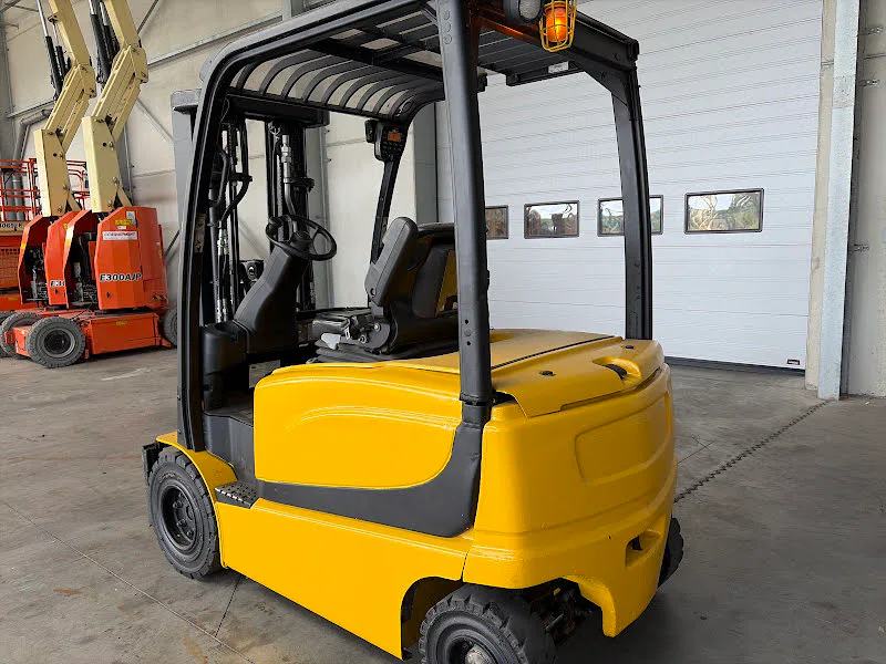 Yale ERP25VL 2011 - Carrello elevatore elettrico immagine 3 miniatura