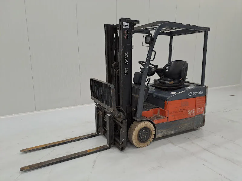 Toyota 7FBEF15 2009 - Electric forklift image 1