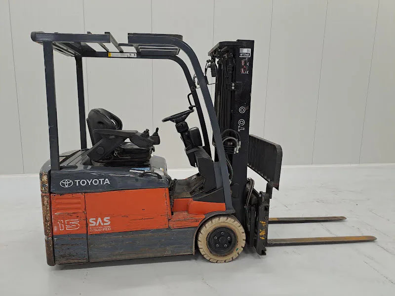 Toyota 7FBEF15 2009 - Electric forklift image 3 thumbnail