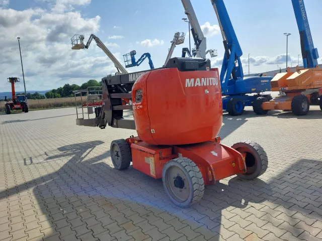 Manitou 150AETJ C 3D 2012 - Nacelle articulée image 3 miniature