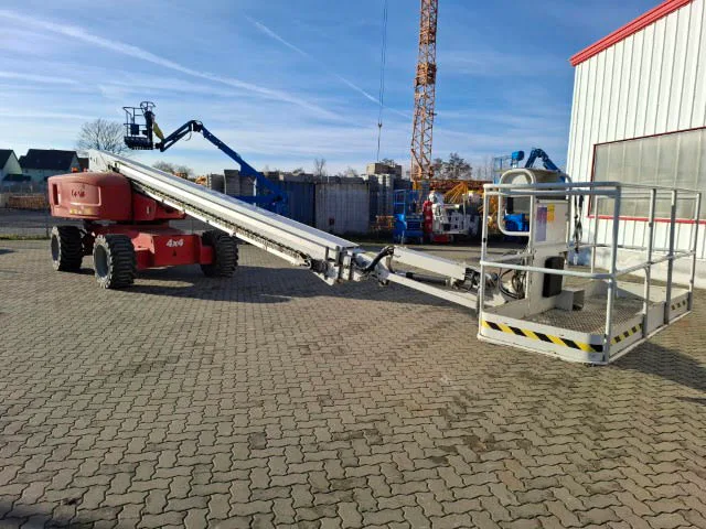 Genie S-85 2013 - Telescopic boom lift image 3 thumbnail