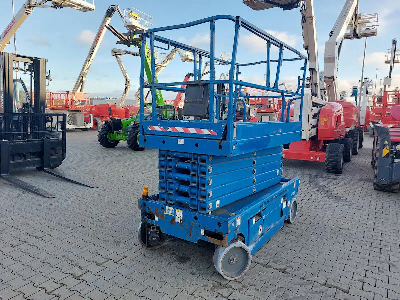 Haulotte COMPACT 14 2015 - Scissor lift image 3 thumbnail
