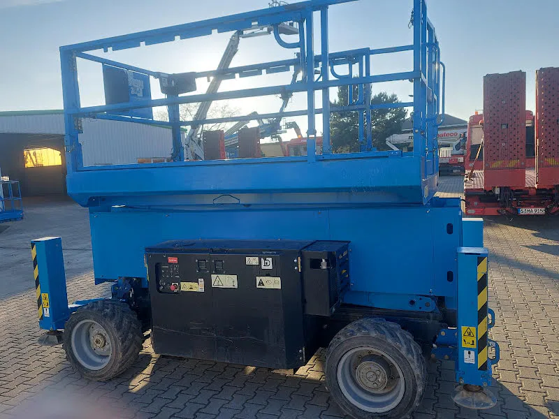 Genie GS-4069 RT OR 2017 - Scissor lift image 2 thumbnail