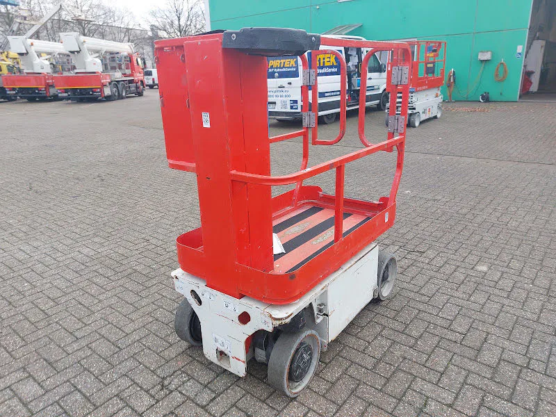 Jlg 1230ES 2015 - Personnel lift image 2 thumbnail