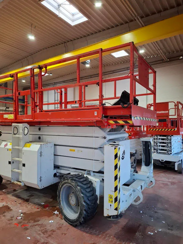 Genie GS-4390 RT 2016 - Scissor lift image 3 thumbnail