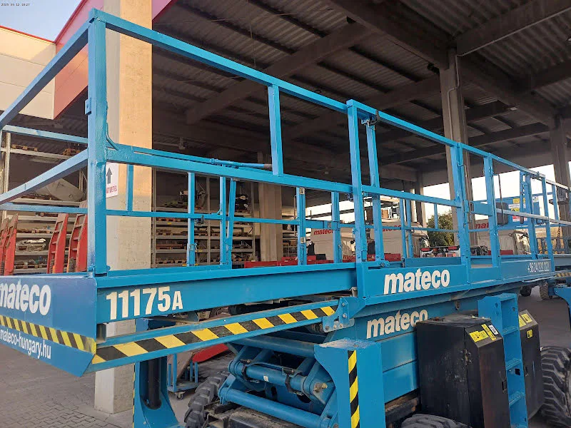 Genie GS-3390 RT 2016 - Scissor lift image 1