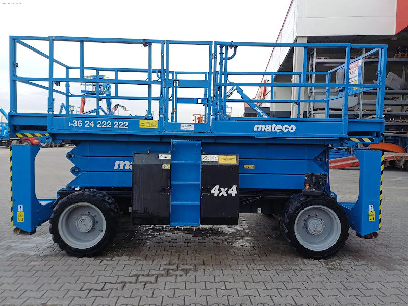 Genie GS-3390 RT 2016 - Scissor lift image 1