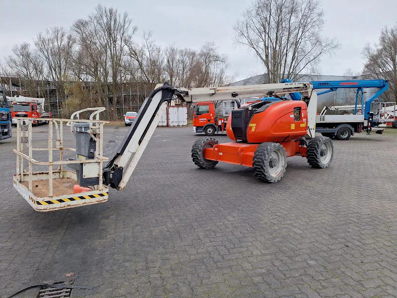 Jlg 600AJ 2014 - Articulated boom lift image 1