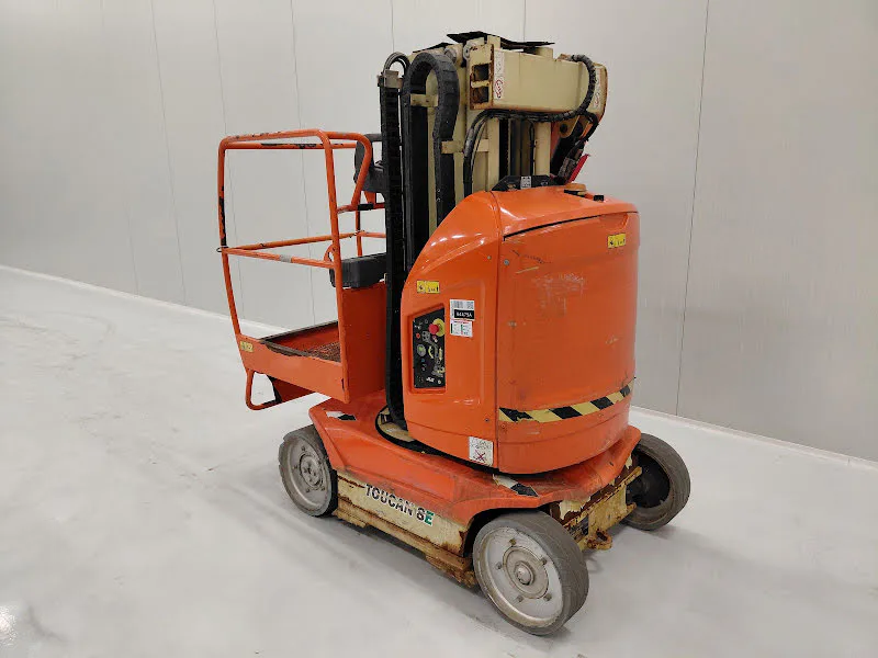 Jlg TOUCAN 8E 2014 - Personnel lift image 2 thumbnail