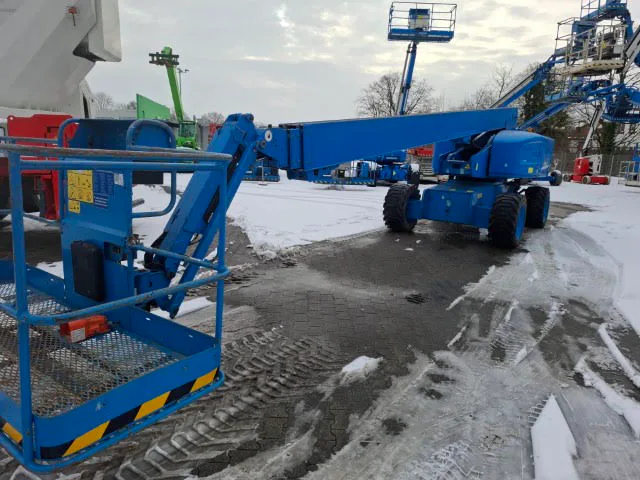 Genie S-85 2014 - Telescopic boom lift image 1