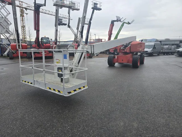 Genie S-85 2014 - Telescopic boom lift image 1