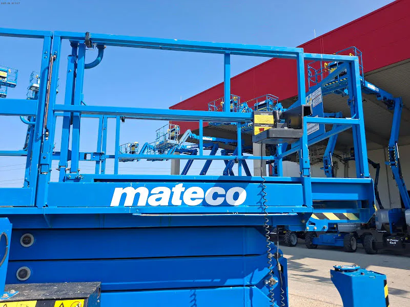 Genie GS-4390 RT 2016 - Scissor lift image 1