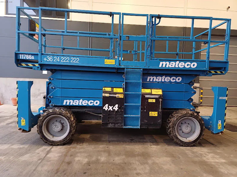 Genie GS-4390 RT 2016 - Scissor lift image 1