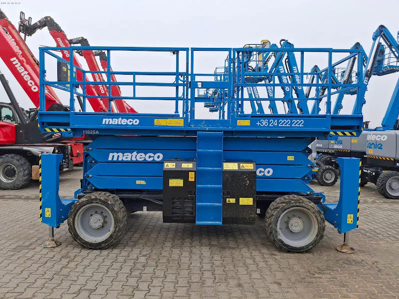 Genie GS-4390 RT 2016 - Scissor lift image 2 thumbnail
