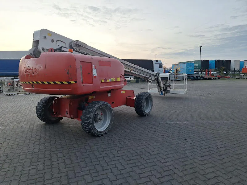 Genie S-65 2013 - Telescopic boom lift image 2 thumbnail