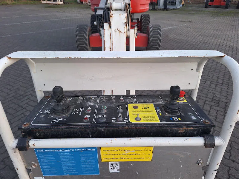 Genie S-65 2013 - Telescopic boom lift image 3 thumbnail