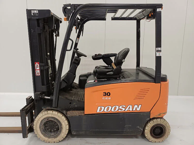 Doosan B30X-7 2016 - Elektryczny wózek widłowy zdjęcie 2 miniatura