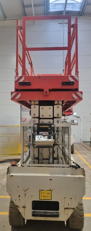 Holland Lift HL-190 E12 2017 - Scissor lift image 3 thumbnail