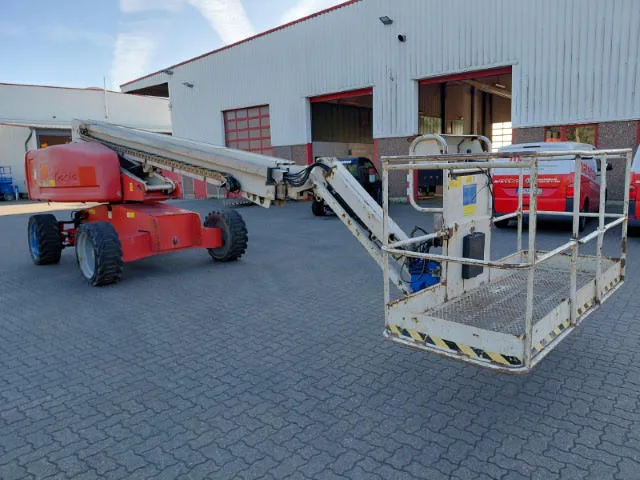 Genie S-65 2013 - Telescopic boom lift image 1