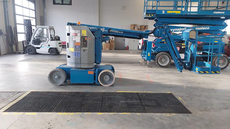 Genie Z-30/20N RJ 2015 - Articulated boom lift image 1
