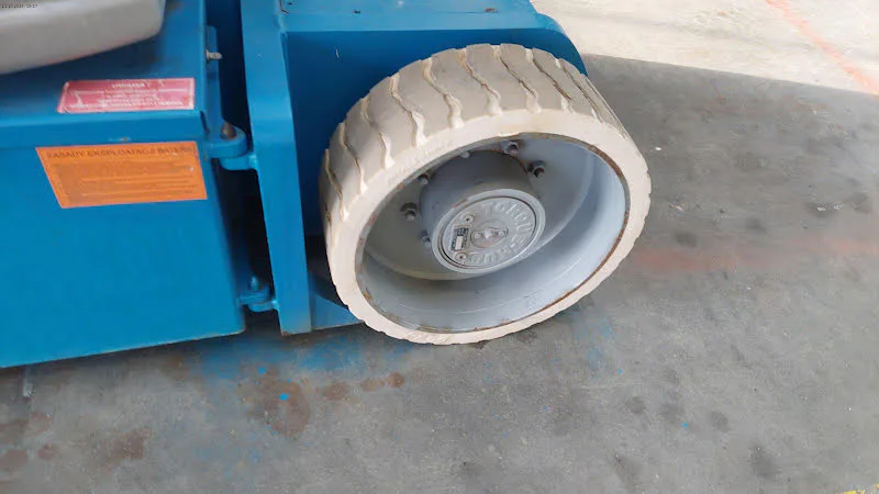 Genie Z-30/20N RJ 2015 - Articulated boom lift image 3 thumbnail