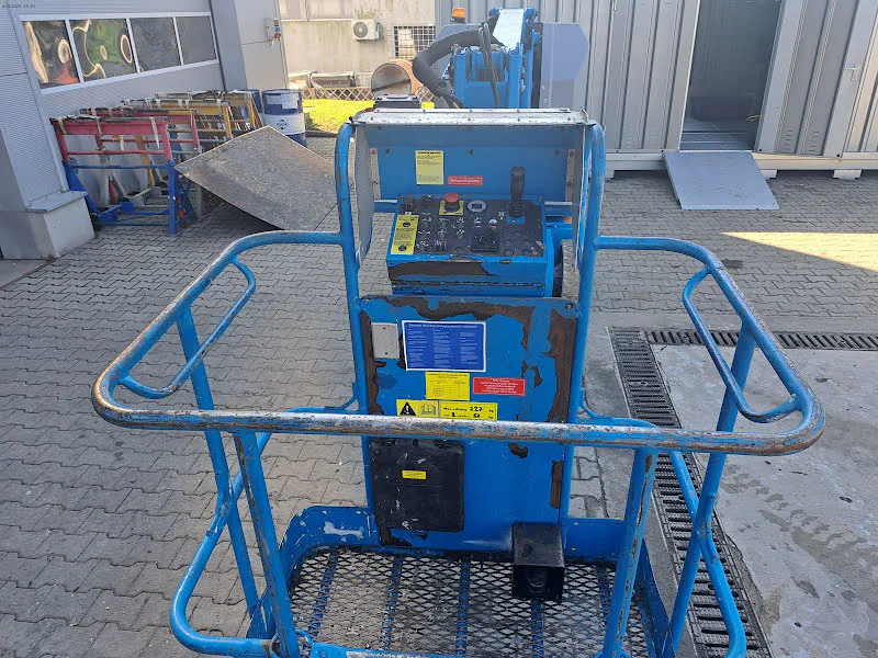 Genie Z-30/20N RJ 2015 - Articulated boom lift image 2 thumbnail