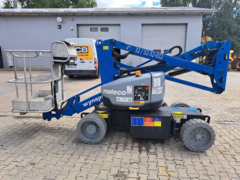 Genie Z-33/18 2015 - Articulated boom lift image 1