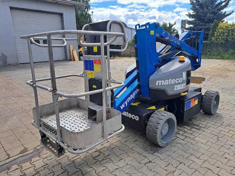 Genie Z-33/18 2015 - Articulated boom lift image 3 thumbnail