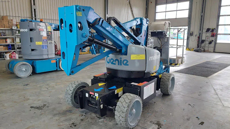 Genie Z-33/18 2015 - Nacelle articulée image 2 miniature