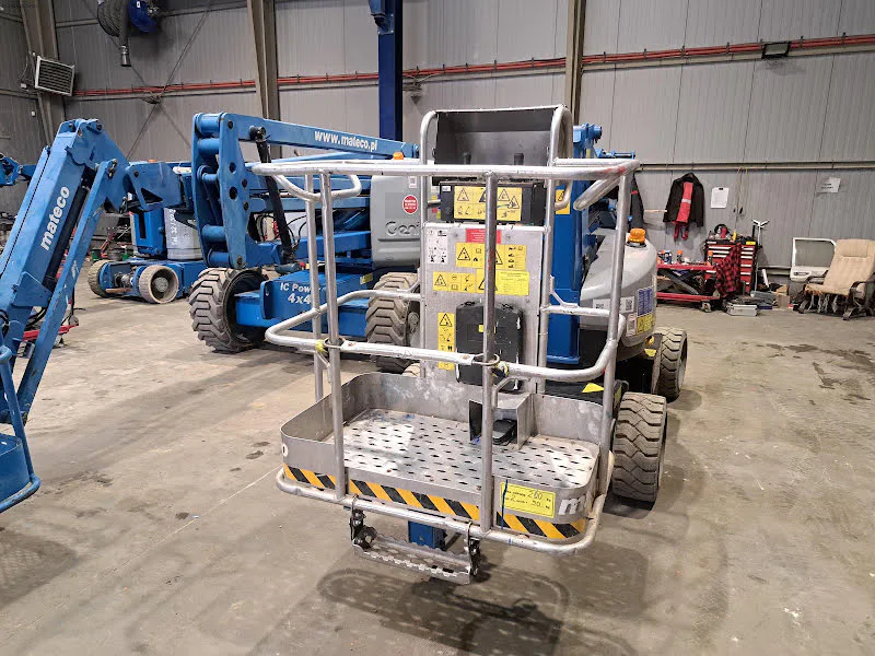 Genie Z-33/18 2015 - Articulated boom lift image 2 thumbnail
