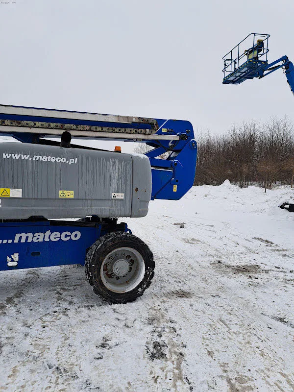 Genie Z-80/60 2015 - Articulated boom lift image 1