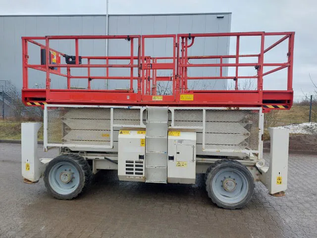 Genie GS-4390 RT 2014 - Scissor lift image 1