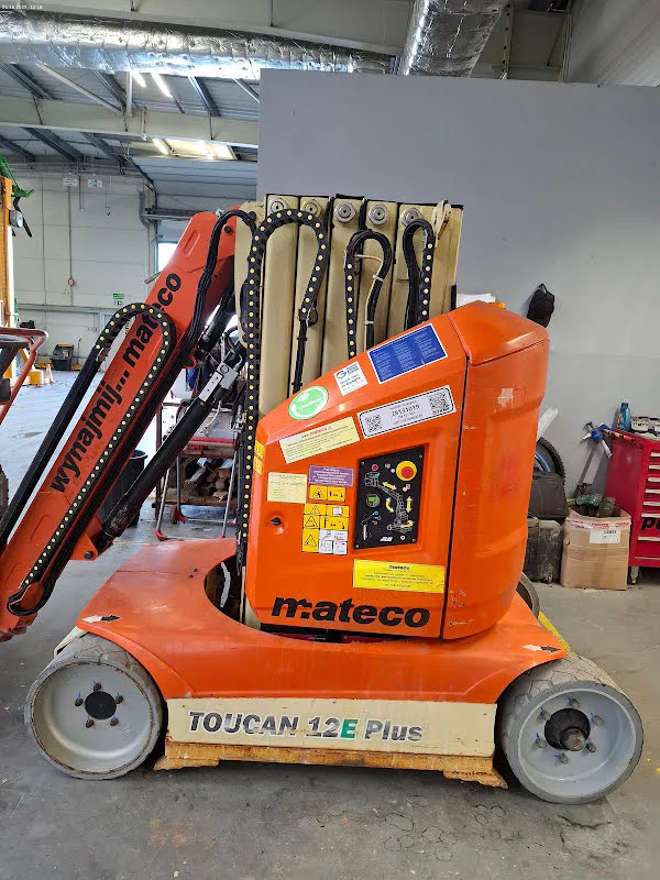 Jlg TOUCAN 12E PLUS 2015 - Personnel lift image 2 thumbnail
