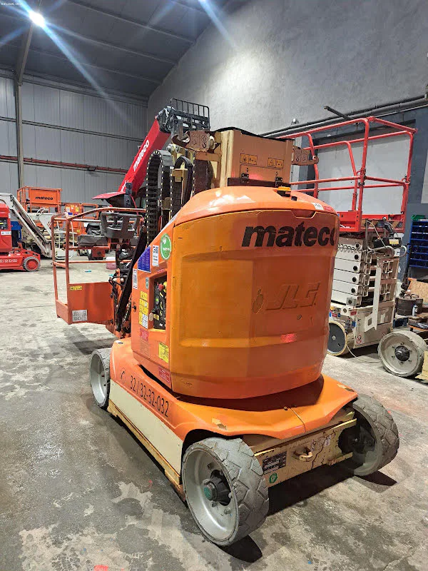 Jlg TOUCAN 12E PLUS 2015 - Personnel lift image 3 thumbnail