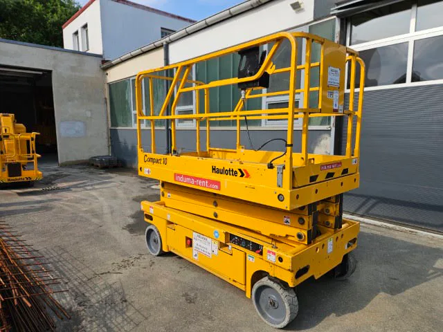 Haulotte COMPACT 10 2015 - Piattaforma a forbice immagine 1