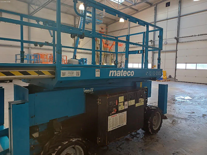 Genie GS-3369 RT 2016 - Scissor lift image 2 thumbnail