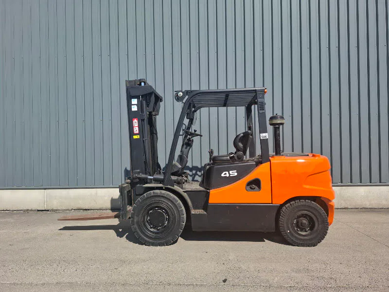 Doosan D45SC-5 2012 - Carretilla elevadora diésel imagen 1