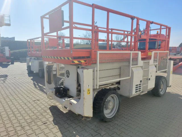 Genie GS-3390 RT 2015 - Scissor lift image 3 thumbnail