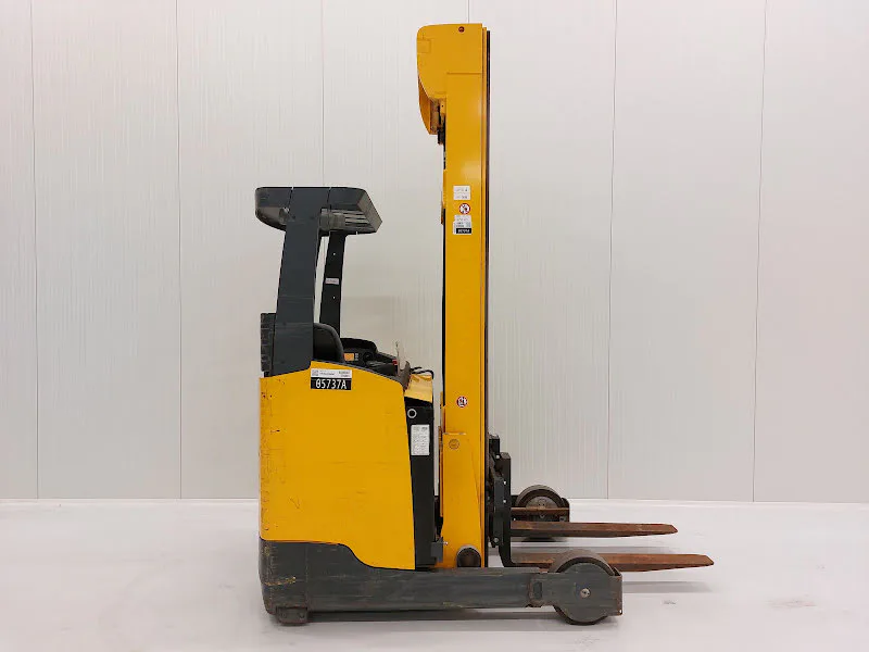 Jungheinrich ETV 320 2015 - Reach Truck image 1