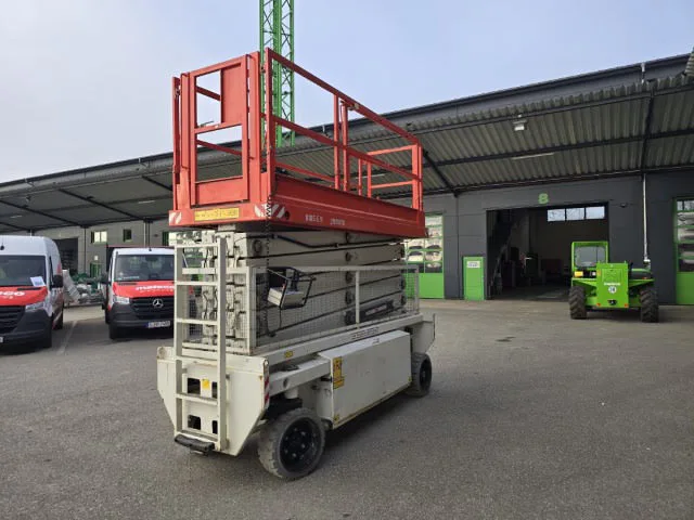 Holland Lift N-165EL12 2015 - Scissor lift image 3 thumbnail