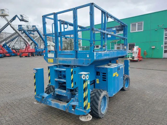 Genie GS-3369 RT OR 2015 - Scissor lift image 1