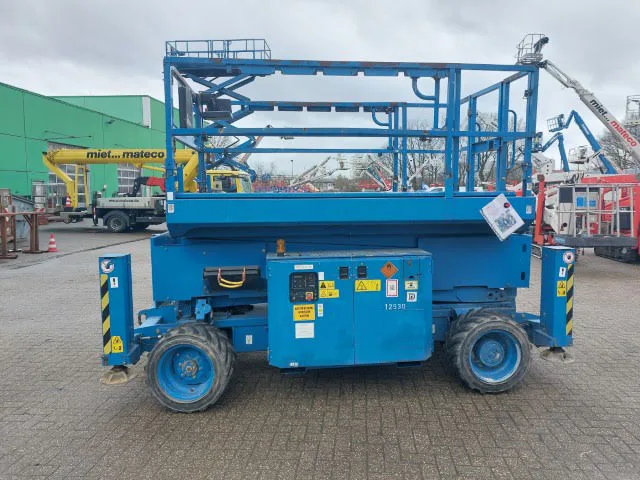 Genie GS-3369 RT OR 2015 - Scissor lift image 3 thumbnail