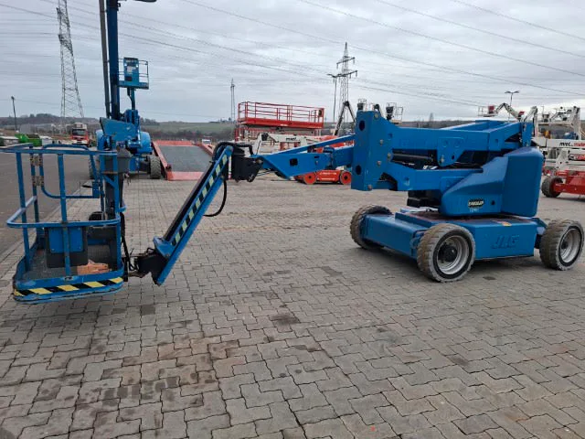 Jlg E400AJP 2013 - Nacelle articulée image 1