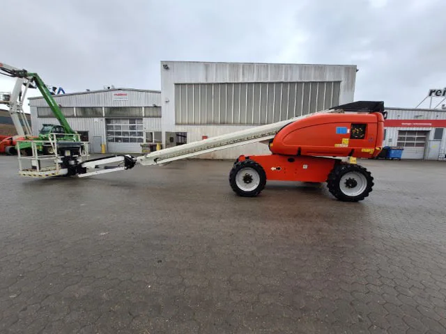 Jlg 660SJ 2015 - Telescopic boom lift image 2 thumbnail