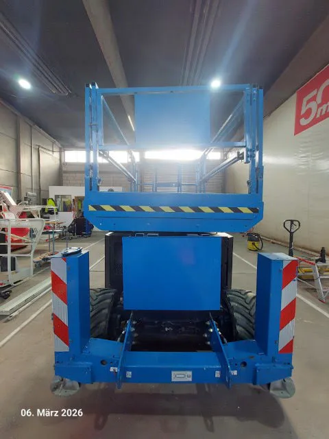 Genie GS-3369 RT OR 2015 - Scissor lift image 3 thumbnail