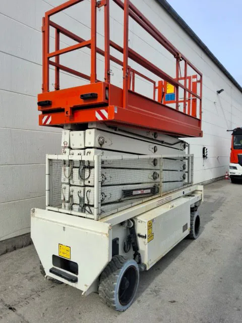 Holland Lift N-165EL12 2014 - Nůžková plošina obrázek 2 náhled