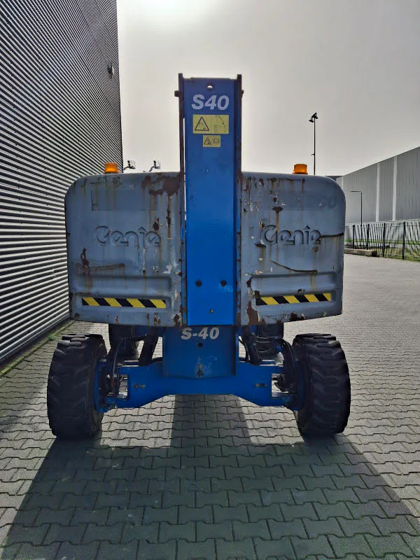 Genie S-40 2015 - Telescopic boom lift image 2 thumbnail