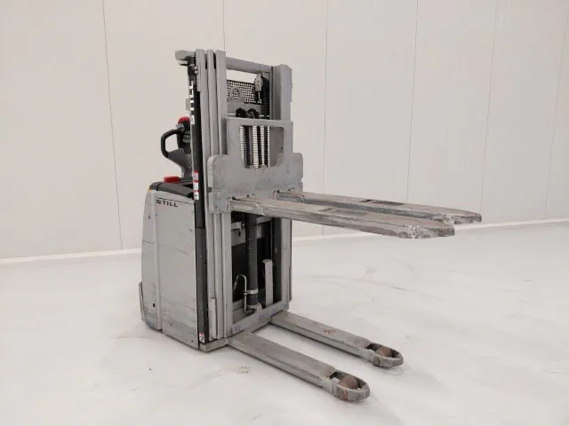 Still EXV 14 2019 - Self-propelled stacker image 1